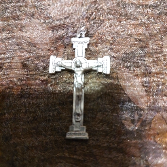 ▫️✝️▫️Beautiful Vintage Deadstock Ornate Silver Metal Crucifix Cross Pendant - Picture 10 of 15